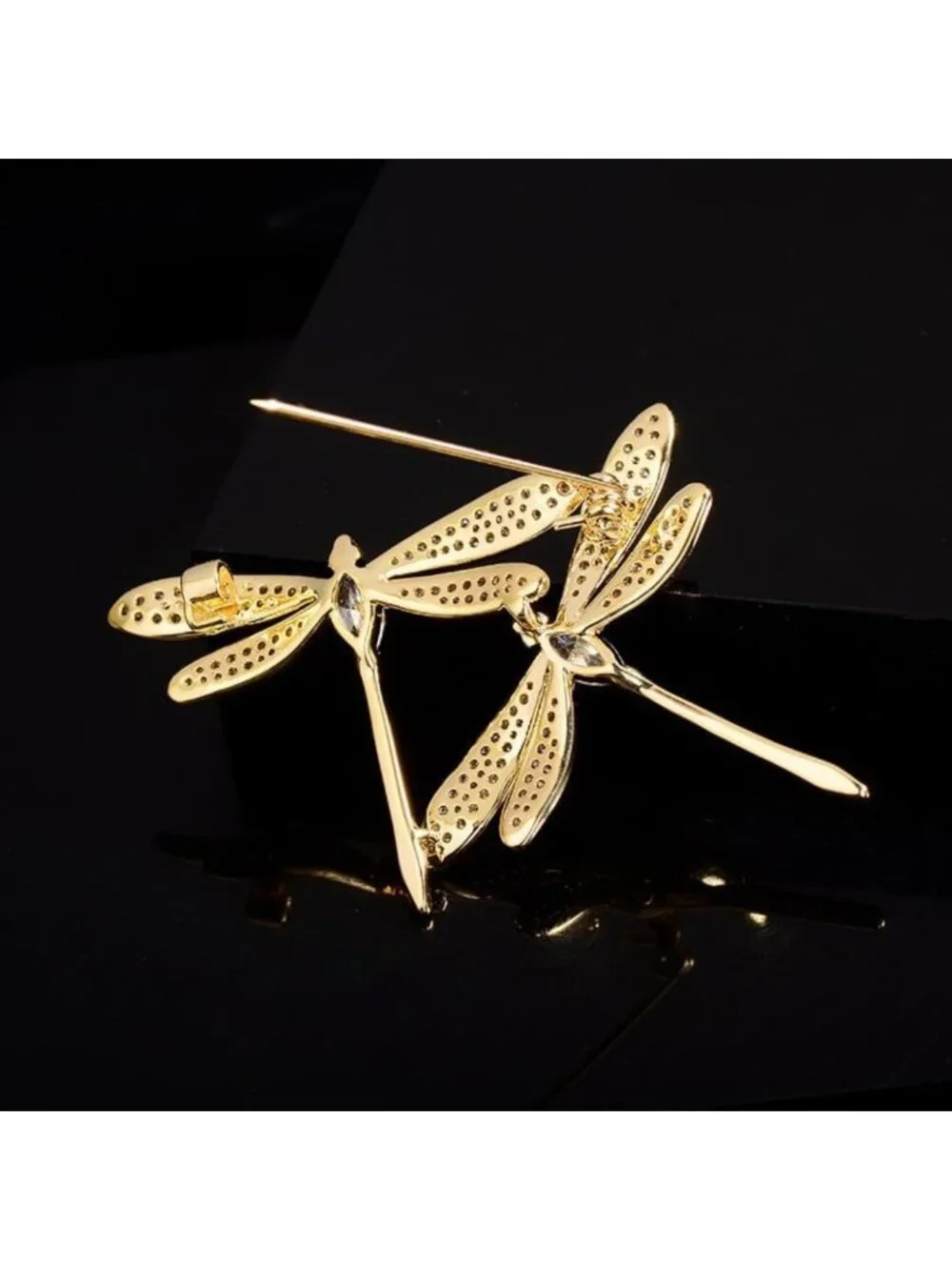 Stylish Dragonfly Brooch Pin Jewelry Gift for Women - Unique Fashion Accessory